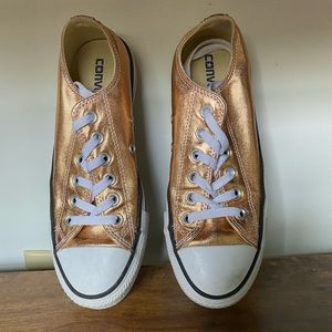 Rose Gold Low top converse